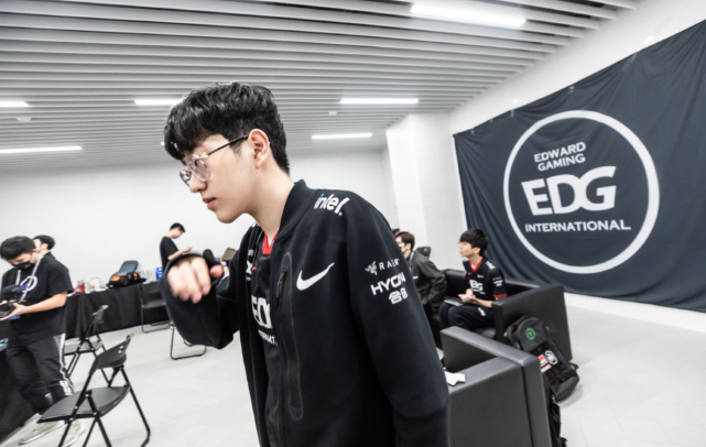 果和商业收 果和商业收